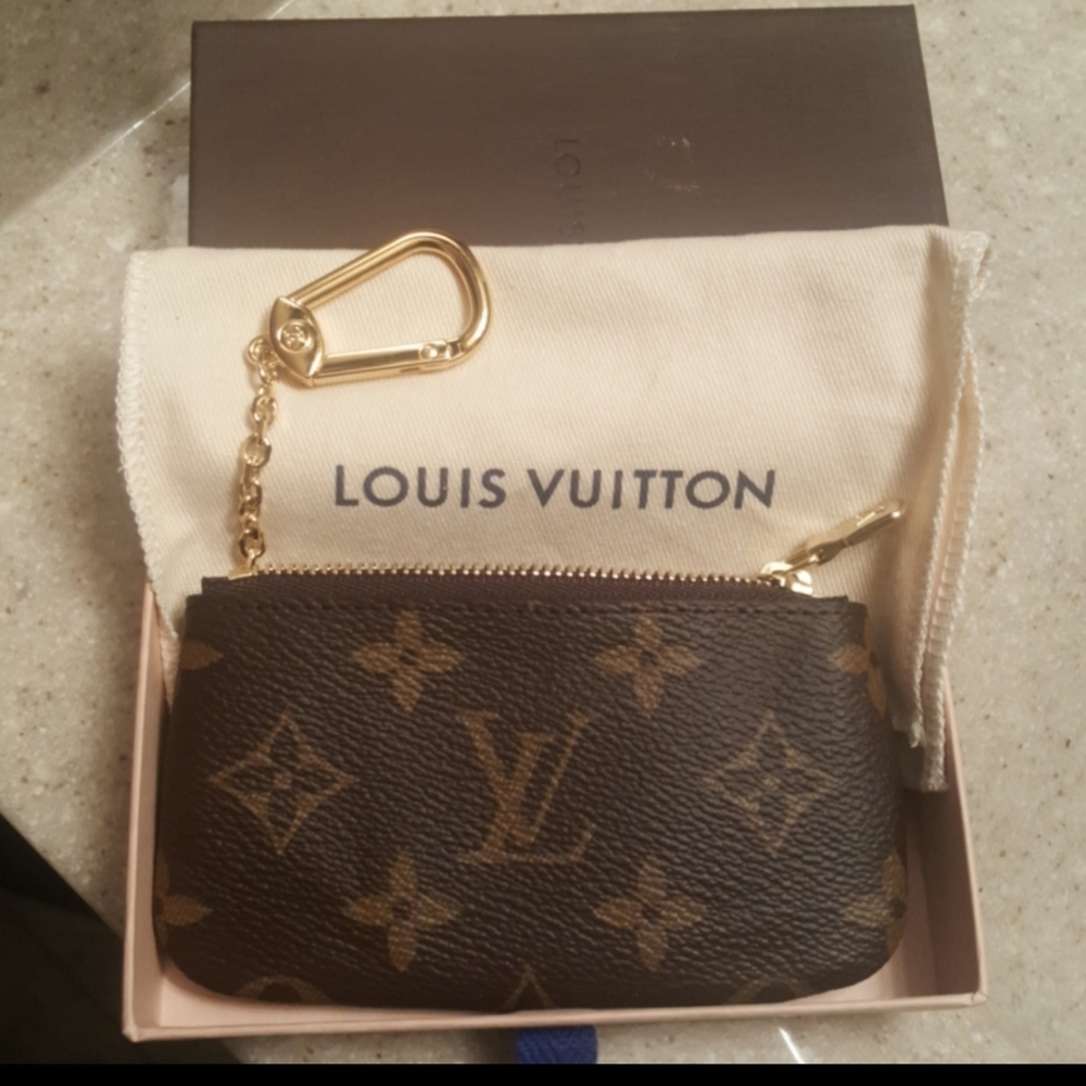 NWOT Authentic LOUIS VUITTON KEY/COIN POUCH